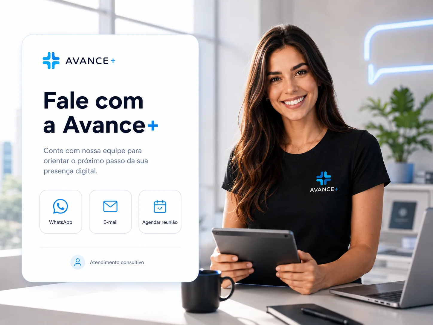 Equipe da Avance+ apresentando os canais de contato