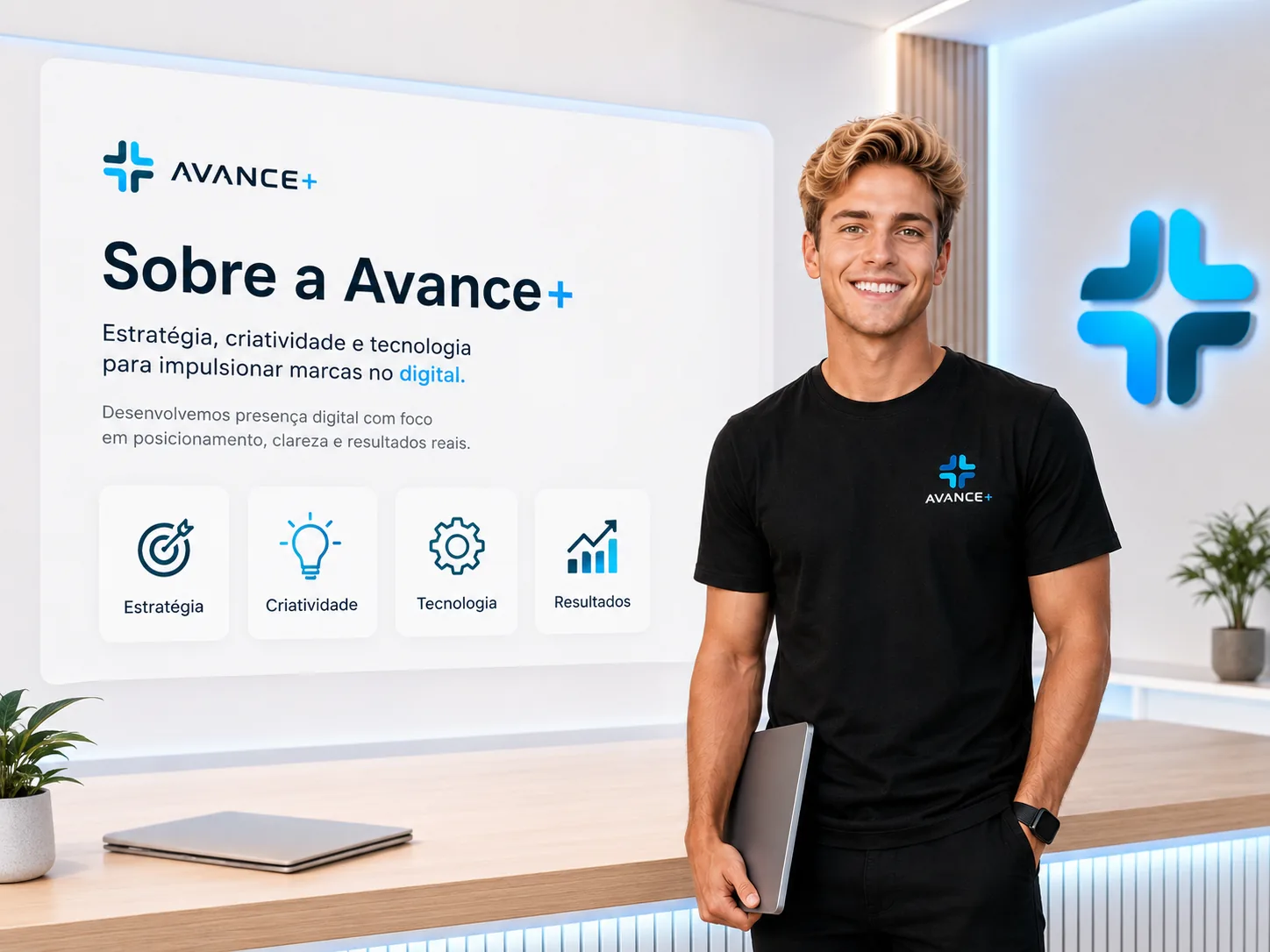 Profissional da Avance+ apresentando estratégia, criatividade, tecnologia e resultados